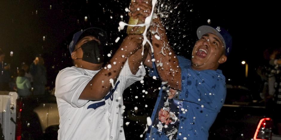 Aficionados de los Dodgers celebraron la victoria en la Serie Mundial