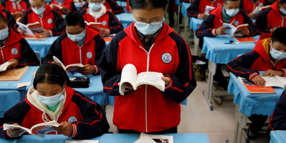CHINA: Luego de poner ciudades enteras en cuarentena, el país asiático reabrió sus escuelas en todo el país; en algunas el uso de mascarilla ya no es obligatorio.