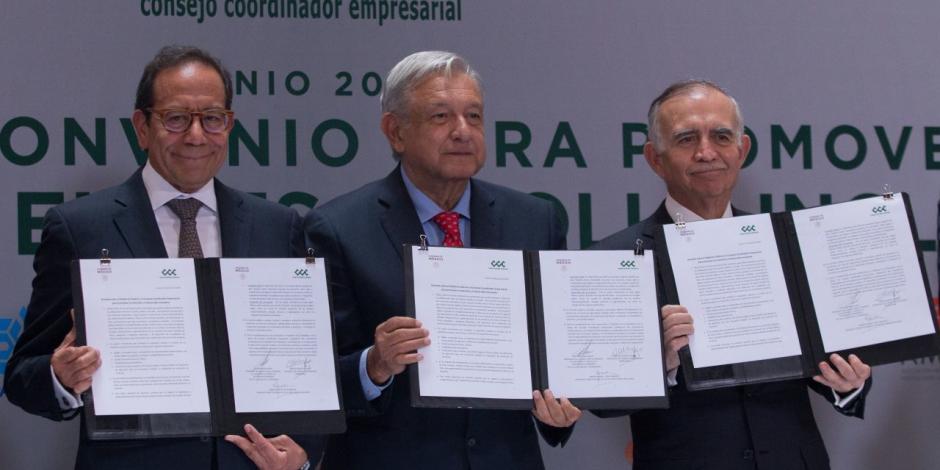 Carlos Salazar, presidente del CCE, el mandatario Andrés Manuel López Obrador y Alfonso Romo