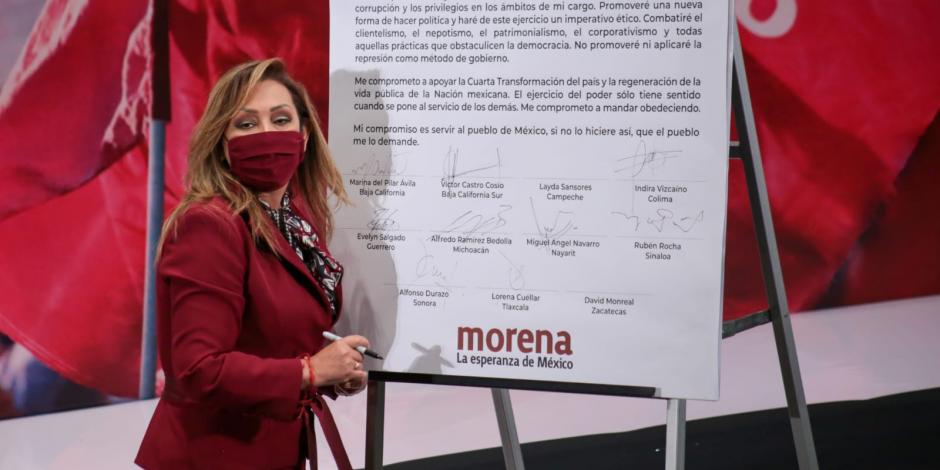 Lorena Cuellar firma acuerdo de la Cuarta Transformación, este miércoles.
