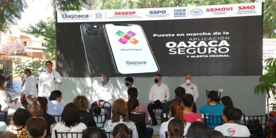 La aplicación “Oaxaca Seguro” cuenta con cinco botones internos.