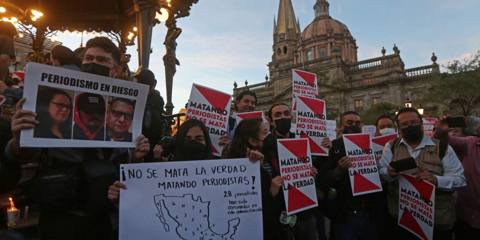 Periodistas de Jalisco protestan por los recientes asesinatos de los colegas Margarito Martínez y Lourdes Maldonado en Tijuana así como José Luis Gamboa en Veracruz.
