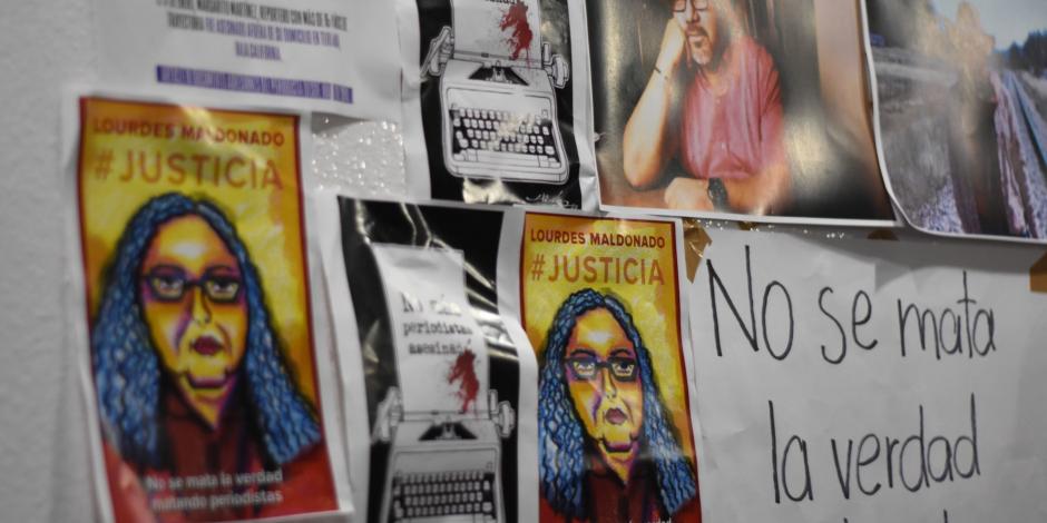 Periodistas se manifestaron para exigir un alto a las agresiones y asesinatos a periodistas en el Palacio Municipal de Benito Juárez, en Cancún.