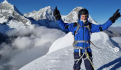 Hombre establece récord al subir a las 14 montañas más altas del mundo