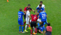 VIDEO: ¡EMOTIVO! Así fue el abrazo entre jugadores de Chivas y América al minuto 62