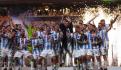 VIDEO: Celebración de Messi y Argentina a nada de terminar en tragedia; aficionados se avientan al autobús desde un puente