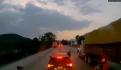VIDEO. Grupo armado asalta tráiler cargado de camionetas de lujo en la autopista Aguascalientes-León