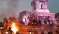 Sujetos rompen y roban piezas del Monumento a Cuauhtémoc en CDMX