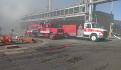 (VIDEOS) Incendio en Ecatepec genera enorme columna de humo por llantas quemadas