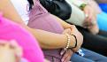 EU llama a embarazadas a vacunarse contra COVID-19; descartan riesgo de aborto