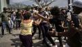 Manifestantes marchan de la Embajada de Cuba en México hacia el Zócalo