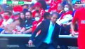 VIDEO: Fans de Chivas gritan "fuera Leaño" y el club los 'calla' con el sonido del estadio