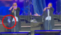 Marc Anthony se le arrodilla a Maluma y se besan en concierto (VIDEO)