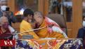 Dalai Lama se disculpa por el beso en la boca a un niño y obligarlo a chuparle la lengua