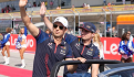 F1: Checo Pérez vive increíble momento al recibir su trofeo como subcampeón en la Gala FIA 2023