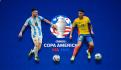 Jugadores de Uruguay pelean en tribuna con colombianos