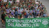 El Presidente Andrés Manuel López Obrador se pronunció a favor de someter a consulta la decisión de despenalizar el aborto en México.