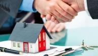 Antes de comprar una casa es importante investigar que la persona que te la venda tenga todos los papeles en orden.