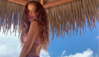 La intérprete Shakira vacaciona con su familia en la playa.