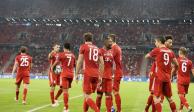 Jugadores del Bayern Múnich celebran una anotación ante los nervionenses.