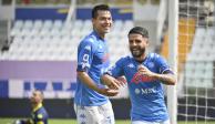Hirving Lozano festeja un gol del Napoli en la Fecha 1 de la Serie A de Italia.