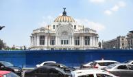 El Palacio de Bellas Artes bloqueado por vayas, el día de su reapertura