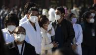 Trabajadores de la salud esperan recibir la vacuna contra el Covid-19, en la Ciudad de México.