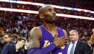 Kobe Bryant luego de una victoria de los Lakers de Los Ángeles en un partido de la NBA en Boston en diciembre de 2015.