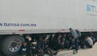 Migrantes de Centroamérica fueron hallados en la caja de un tráiler en Veracruz.