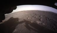 Primera imagen a color lanzada por Perseverance en de la superficie de Marte