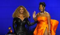Beyoncé y Megan Thee Stallion al recibir el Grammy a Mejor Canción de Rap