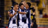 Jugadores del Monterrey celebran un gol contra el Columbus Crew el miércoles pasado en la Concachampions.
