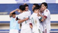 Jugadores de la Selección Mexicana Sub 23 celebran un gol contra Australia en partido de preparación rumbo a Juegos Olímpicos.