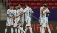 Jugadores de Argentina celebran su victoria sobre Uruguay en su segundo partido de la Copa América 2021 el pasado 18 de junio.
