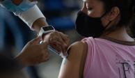 "Si están "crudos" no se vacunen, porque van a tener efectos secundarios que van a ser mayores”, detalló el secretario de Salud de Baja California