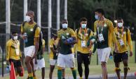 Futbolistas de Sudáfrica, cuyo equipo registró dos positivos a COVID-19 previo al arranque de los Juegos Olímpicos 2021.