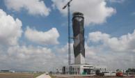 La imagen muestra la torre de control del Aeropuerto Internacional Felipe Ángeles