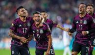 Jugadores de México festejan un gol en los cuartos de final de la Copa Oro.