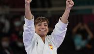 Sandra Sánchez festeja después de conquistar el primer oro en karate en Tokio 2020 luego de derrotar a Kiyou Shimizu.