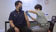 Japón anunció este martes que ya se planea aplicar una tercera dosis de la vacuna contra COVID a partir de diciembre a su población.