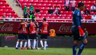 Jugadores de Chivas festejan un gol contra FC Juárez el pasado sábado 7 de agosto en la Fecha 3 de la Liga MX.