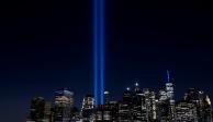 Desde Brooklyn Bridge Park en Nueva York también se apreciaron las luces para conmemorar los ataques terroristas.