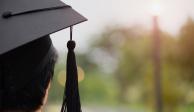Universidad entregará primer título no binarie de maestría a estudiante
