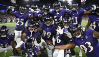Jugadores de los Ravens de Baltimore en un partido de la Temporada 2021 de la NFL