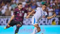 Una acción del duelo entre El Salvador vs México en la Copa Oro 2021