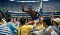 Pelé durante los festejos de la coronación de Brasil en el Mundial de México 1970, en el Estadio Azteca.
