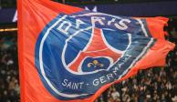 La bandera del PSG previo a un partido del club en la Ligue 1.