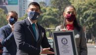 La jefa de Gobierno recibió, ayer, el reconocimiento de Guinness World Records.