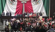 Diputados de la 4T cantan Las Mañanitas a AMLO en San Lázaro
