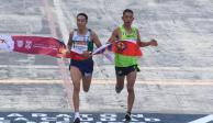 Los mexicanos Darío Castro López y Eloy Sánchez Vidal fueron los ganadores del primer y segundo lugar del Maratón de la Ciudad de México 2021